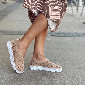 Ilse Jacobsen Tulip Slip On Latte Size 41/ 10.5‎